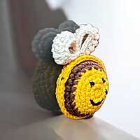 Crochet Bee Magnet